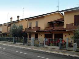 Scopri tutti gli annunci privati e di agenzie e scegli con immobiliare.it la tua futura casa. Case Appartamenti In Vendita Carpi Correggio Annunci Immobili Negozi Uffici Nuovi Offerte