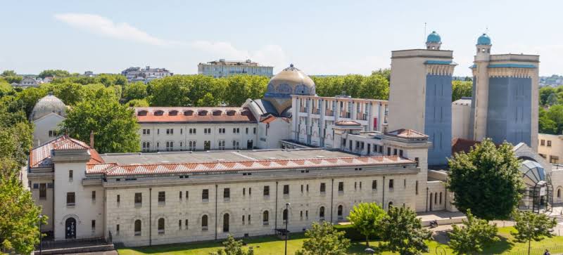 Thermes de Vichy en automne