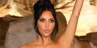 Jul 12, 2021 3:26 pm. Fotos Von Kim Kardashian S 2021 Trip To Rome E Online Deutschland