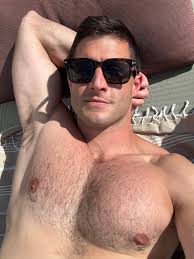 No June gloom at midday 🤣 #losangeles #summervibes #poolside #relaxing  #summer