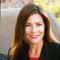 Elisa Hughes's Instagram, Twitter & Facebook