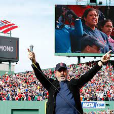 Sweet Caroline Lyrics The New Reading Fc Anthem The Tilehurst End