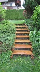 Treppe Selber Bauen Kreative Diy Idee Fur Eine Aussergewohnliche Baumtreppe Treppe Selber Bauen Gartentreppe Gartengestaltung