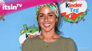 Sängerin sarah lombardi und fußballer julian büscher sind verlobt! Sarah Lombardi Luftet Geheimnis Verlobung Mit Julian Buscher Youtube