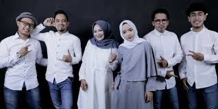 Nissa sabyan bersama grup musiknya itu kini berhasil menjadi penyanyi dengan tarif manggung tinggi. Biografi Nissa Sabyan Profil Dan Biodata Lengkap Vokalis Gambus Sabyan Biografiku Com