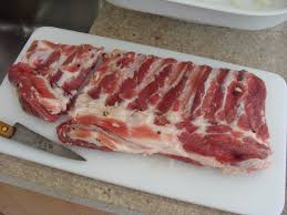 Porco doméstico asado adobo costelinha de porco, carrossel, alimentos, carne de bovino png. Tio Mauricio Farofa De Costelinha De Porco E Linguica Do Tio