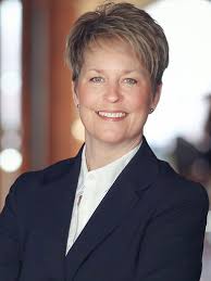 Lisa Lavin's Instagram, Twitter & Facebook