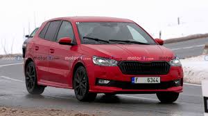 Již tak bohatou nabídku asistentů rozšiřuje fabia combi o řadu nových systémů, známých spíše z. Nova Skoda Fabia Monte Carlo Nafotena Pri Testovani Vyzera Naozaj Dobre Autogratis Sk