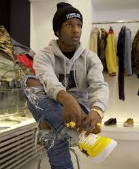 Customize your avatar with the asap rocky sweats w black vans and millions of other items. Faradtsag Hatarozoszo Csatorna Asap Rocky Yellow Laces Vans Domynadrzeka Com