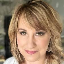 Karen Nadeau's Instagram, Twitter & Facebook