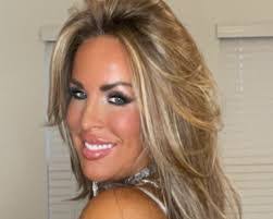 Susan Howey's Instagram, Twitter & Facebook