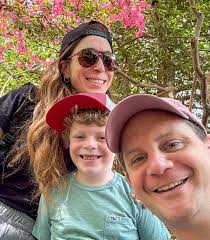 Spring break weekend in our nation's capital to catch the last of the  cherry blossoms, see pandas, eat @nancysilverton's food, and get our steps  in at museums. 🌸 🐼 🥗 🖼️ @teribenn #jaggerskhy