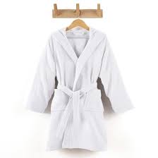 Pour garder votre chérubin au chaud après un bain relaxant, rien de mieux que le peignoir enfant garçon commercialisé dans notre boutique en ligne. Soldes Peignoir Eponge Garcon 14 Ans En Stock