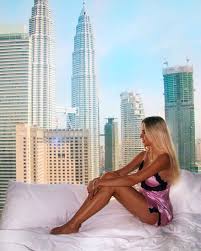 Which languages are spoken by the staff at grand hyatt kuala lumpur? One Night In Kuala Lumpur Petronas Twin Towers Grand Hyatt Kuala Lumpur Pilotmadeleine
