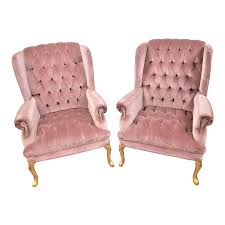1990s Vintage Queen Anne Pink Velvet Wingback Chairs A Pair Chairish In 2020 Velvet Wingback Chair Vintage Velvet Chairs Wingback Chair