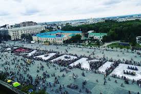 Добкин привез «националистов» под здание харьковского окружного админсуда. V Harkove Iz Za Znachitelnogo Rasprostraneniya Covid 19 Otmenili Veloden Novosti Harkova