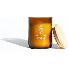 Puoi cercare questa nota olfattiva in combinazione con altre note usando ricerca per note. Smells Like Spells Candela Profumata Soywax Ambra Grigia Patchouli Mira Per La Ricchezza E L Abbondanza Eprice