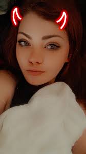 Heyo I'm Brittany I'm from Illinois 20 Single not looking Just need people  I can hangout with or talk too I smoke 🍃/🚬 I drink🥃