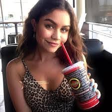 Tara Messner's Instagram, Twitter & Facebook