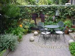 How to create a courtyard garden. Courtyard Gardens Green Acres Vista