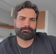 Ele treinou em conta simulada por 6 anos; ao iniciar operação real, ganhou  R$ 400 mil