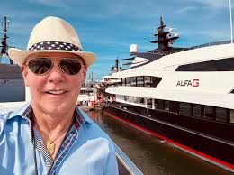 Wonderful weekend at the Palm Beach International Boat Show last weekend  with my son, Cameron, and his boyfriend, Paul. Tanzanite had a fantastic  location with awesome visibility and showed beautifully. We had