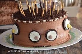 Layer Cake Kinder Maxi Le Sucre Sale D Oum Souhaib Gateau Au Chocolat Moelleux Gateau Chocolat Meilleur Gateau Au Chocolat