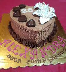 Torta Al Cioccolato Farcita Con Camy Cream E Fragole Per Festeggiare I 28 Anni Di Alexandra Torte Torta Al Cioccolato Dolci