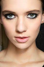 Apply the liquid eyeliner with short stroke just as discribed above. How To Apply Eyeliner 12 Mistakes To Avoid Stylecaster