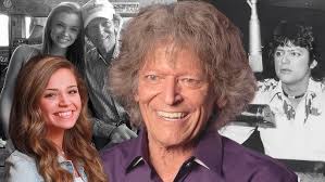 Johnny Rodriguez with his daughter Aubry singing "We Believe In Happy" ▶️  Click to watch this beautiful father-daughter moment:  https://timelessmusics.shop/johnny-rodriguez-with-his-daughter-aubry-singing-we-believe-in-happy