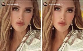 Seren serengil 16 yaşında sahne hayatına atıldı. Seren Serengil Fena Yakalandi