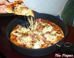 Pizza Z Patelni Przepis Na Najlepsza Pizze Recipe Recipes Culinary Recipes Cooking Recipes