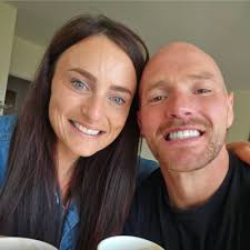 6 Addiction, sea swimming and Dodgey underpants 😳 by Sober Mess Podcast