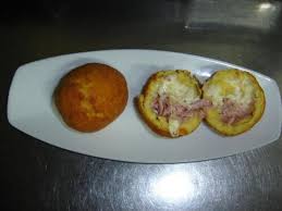 Le bombe di patate sono un secondo piatto super goloso, facilissime da realizzare in pochi passi. Le Bombe Di Patate Picture Of Ristorante Pizzeria Gli Antenati Silvi Marina Tripadvisor