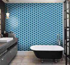Heutzutage sind tapeten fürs selbstverständlich stellt ein badezimmer andere ansprüche an eine tapete als beispielsweise ein. Blaue Fliesen Tapete Badezimmer Tenstickers