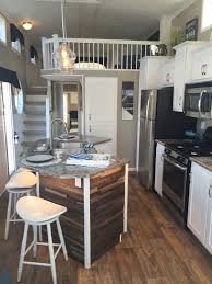 The Best Tiny House Interiors Plans We Could Actually Live In 30 Ideas Espacos Pequenos Projetos De Casas Pequenas Design De Casa