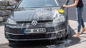 Auto waschen erlaubt immer wieder rufen verunsicherte autobesitzer beim amt für umweltschutz an, weil sie nicht wissen, ob sie ihr auto am straßenrand das verbot des autowaschens zu hause dient hauptsächlich dem umweltschutz. Auto Reinigen Tipps Fur Innenraum Und Karosserie Obi