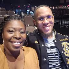 Yolanda Bowles (@QueenYolandaP)