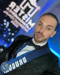 La increíble historia del traje de “Kanela” que permitió a un modelo  uruguayo ganar mejor rostro latino