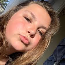 Tamara Hastings's Instagram, Twitter & Facebook