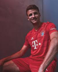 Support the bavarian giants in style for the season ahead with this adidas bayern munich away shirt 2021 which benefits from being crafted with climalite technology which sweeps moisture away from your skin to maximise comfort throughout the entire. Kit Bayern Munich 2020 21 Eumondo