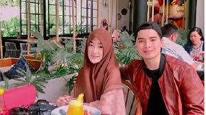 Melengkapi unggahannya, istri kedua ustadz arifin ilham ini menuliskan sebuah keterangan untuk foto masya allah, sofia dzikriya arifin. Beda Keyakinan Inilah Sosok Mertua Anak Ustadz Arifin Ilham Cantiknya Bini Nular Dari Ibunya Warta Kota