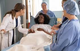 Meanwhile, jo and alex's honeymoon doesn't go exactly as planned. Grey S Anatomy Dans Un Episode Deja Culte La Serie Joue La Carte De La Sororite Pour Aider Les Victimes De Viol