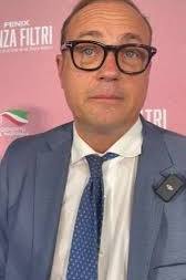 Il saluto del direttore Tommaso Cerno intervenuto oggi a Fenix con un  dibattito sul politicamente corretto., #gioventúnazionale #fenix  #senzafiltri