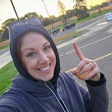 I PULLED THE CAMPER!! I still can't believe it. After 4 years of  not-daring, I finally dared. When I got in the driver's seat, my heart  started racing... before I even hit