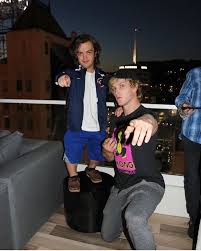 Born and raised in ohio, logan moved to los angeles at age 19 in order to pursue entertainment beyond social media. Logan Paul And Evan Idk His Last Name Logan Jake Paul Logan Paul Logan Paul Friends