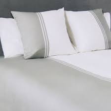 Parure De Lit Gris Et Blanc 240x220 Karl Lagerfeld A Prix Degriffe