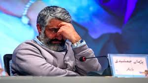 تصاویری از کلافگی و بی‌حوصلگی پژمان جمشیدی در یک نشست خبری