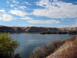 Describe the snake river plateau. Columbia Plateau Province U S National Park Service