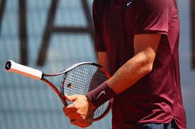 Fabio fognini 16 62 75. Bernard Tomic Holds Racket Backward Vs Fabio Fognini On Madrid Open Match Point Bleacher Report Latest News Videos And Highlights